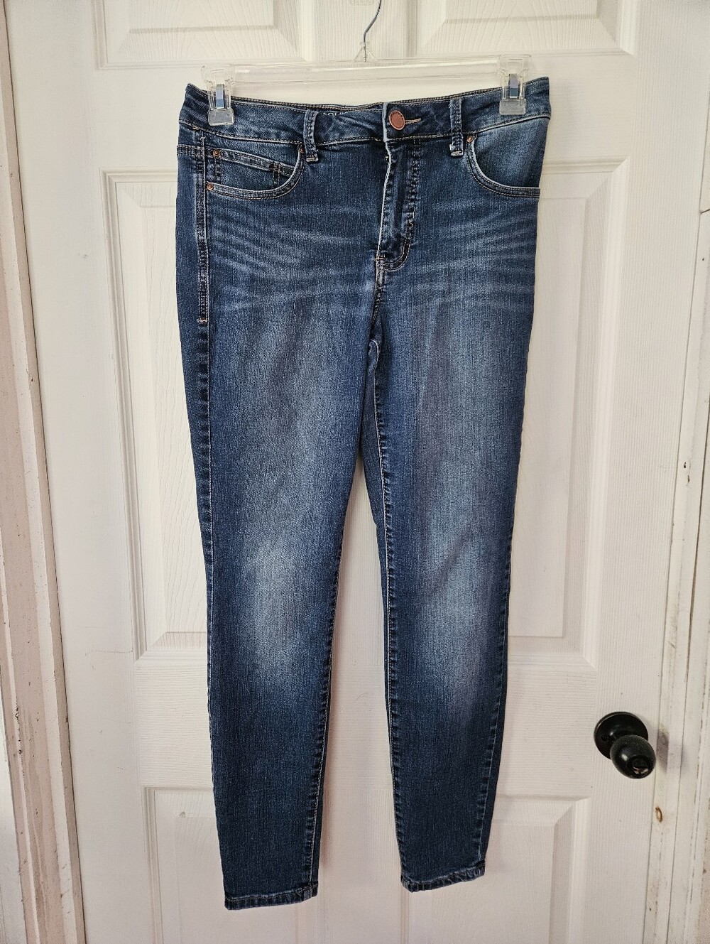 Maurices Women's Skinny Jeans in Medium Wash Blue
